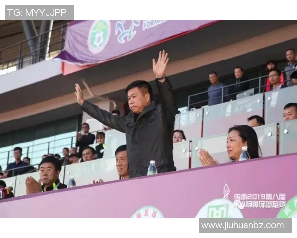 足球星视界12月17日精彩回顾：足坛动态一网打尽引发热议